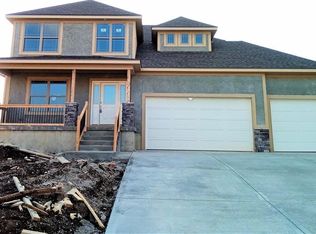 810 S Franklin St, Raymore, MO 64083