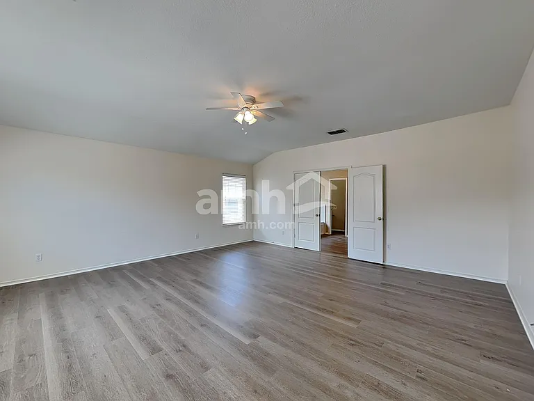 23007 Airedale Ln — Photo 11