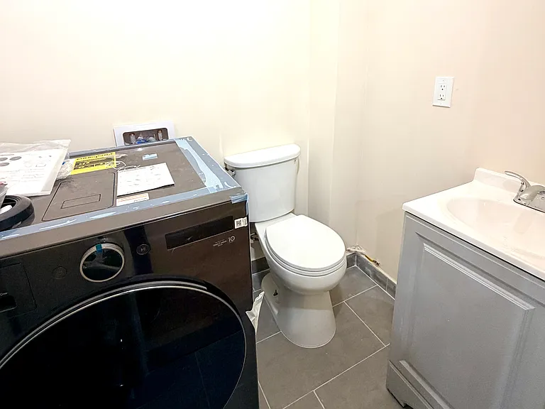 31-16 Steinway St #3F — Photo 8