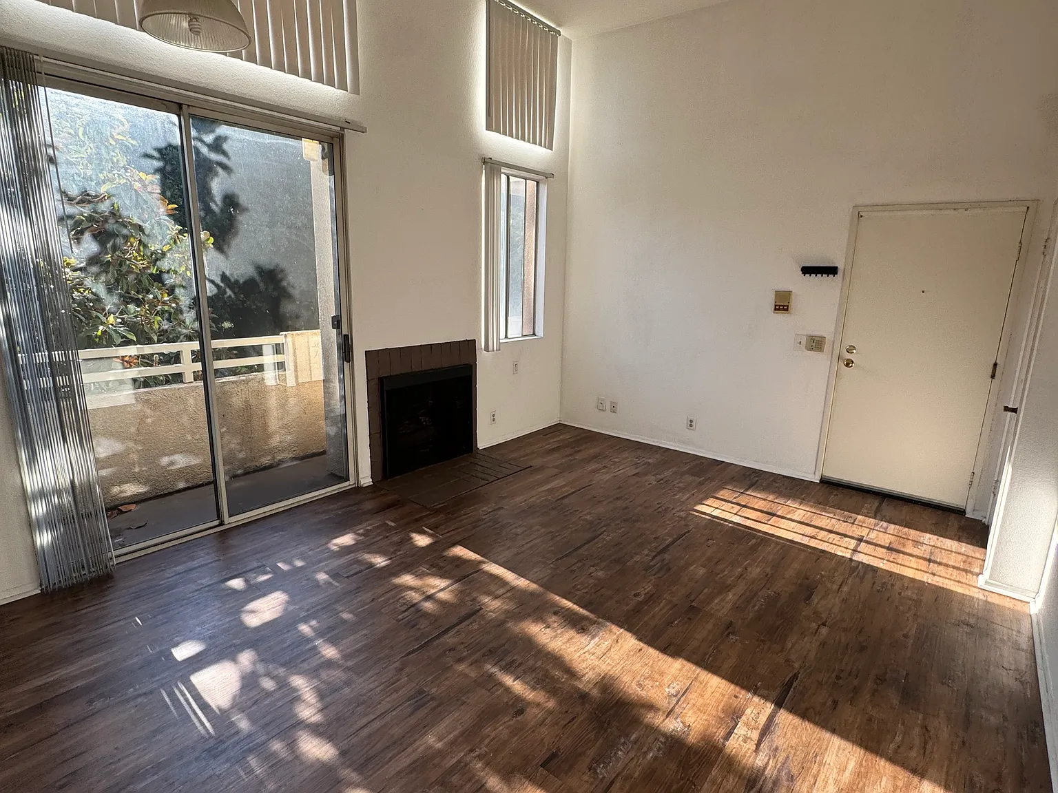 1 bed, 800 sqft, $1,950 — Photo 3