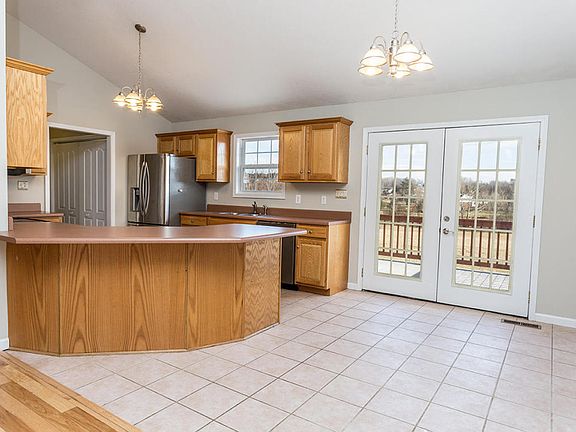 3rd image of 282 Kirk Cir