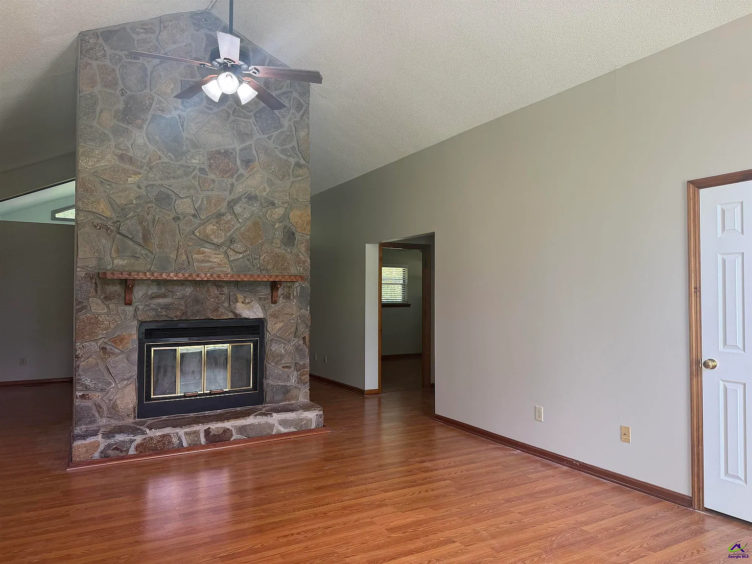 3 bed, 2.0 bath, 1709 sqft, $1,700 — Photo 3