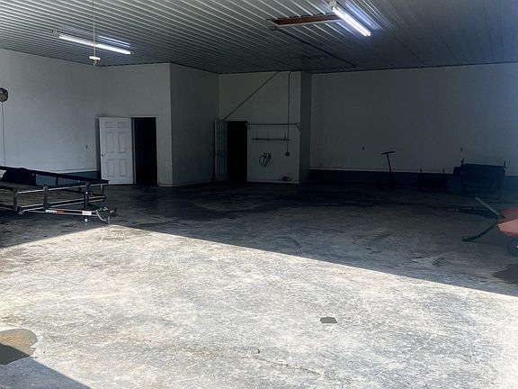 3rd image of 100 McGuire Rd
