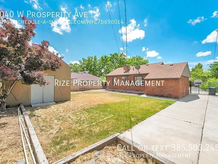 1040 W Prosperity Ave — Photo 12