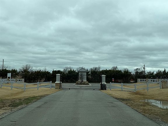 4th image of 420 Wildflower Way