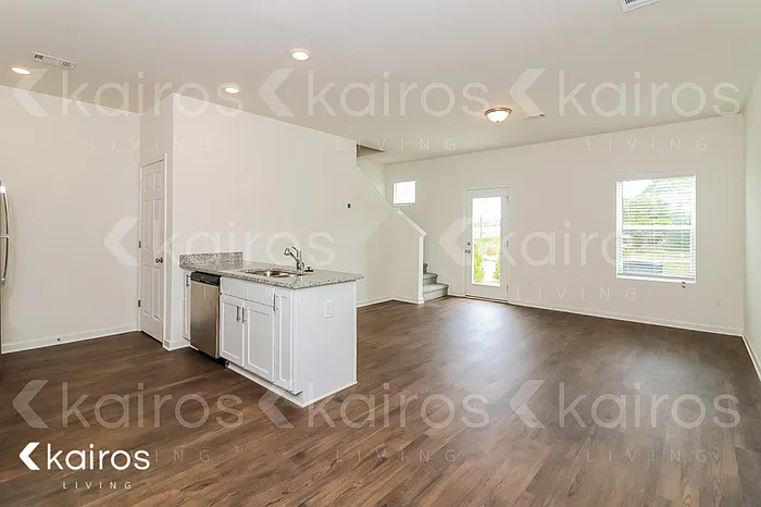 125 Dudley Way — Photo 6