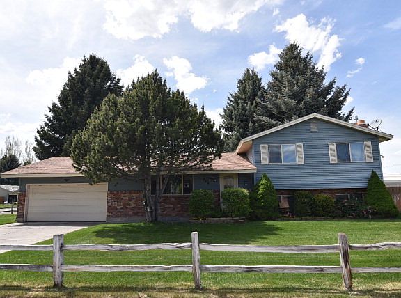 2nd image of 944 Dickson Ave