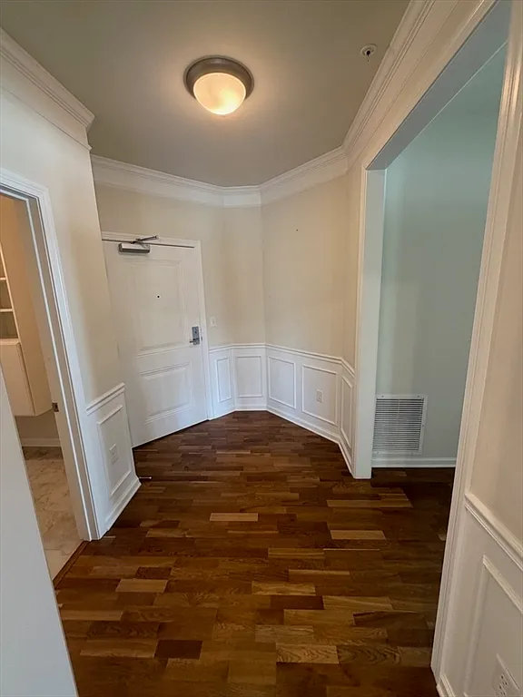 2 bed, 2.0 bath, 1470 sqft, $3,400 — Photo 1