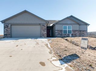 405 Allen Ln, Saint George, KS 66535