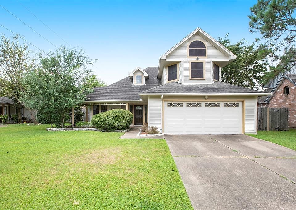 Welcome to 10119 Churchill Way Drive.