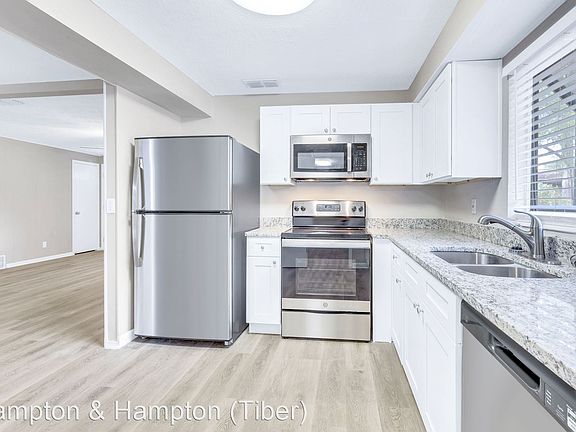 4th image of 463 Fox Ln