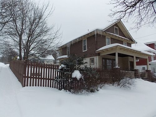 4th image of 100 Emerson Ave