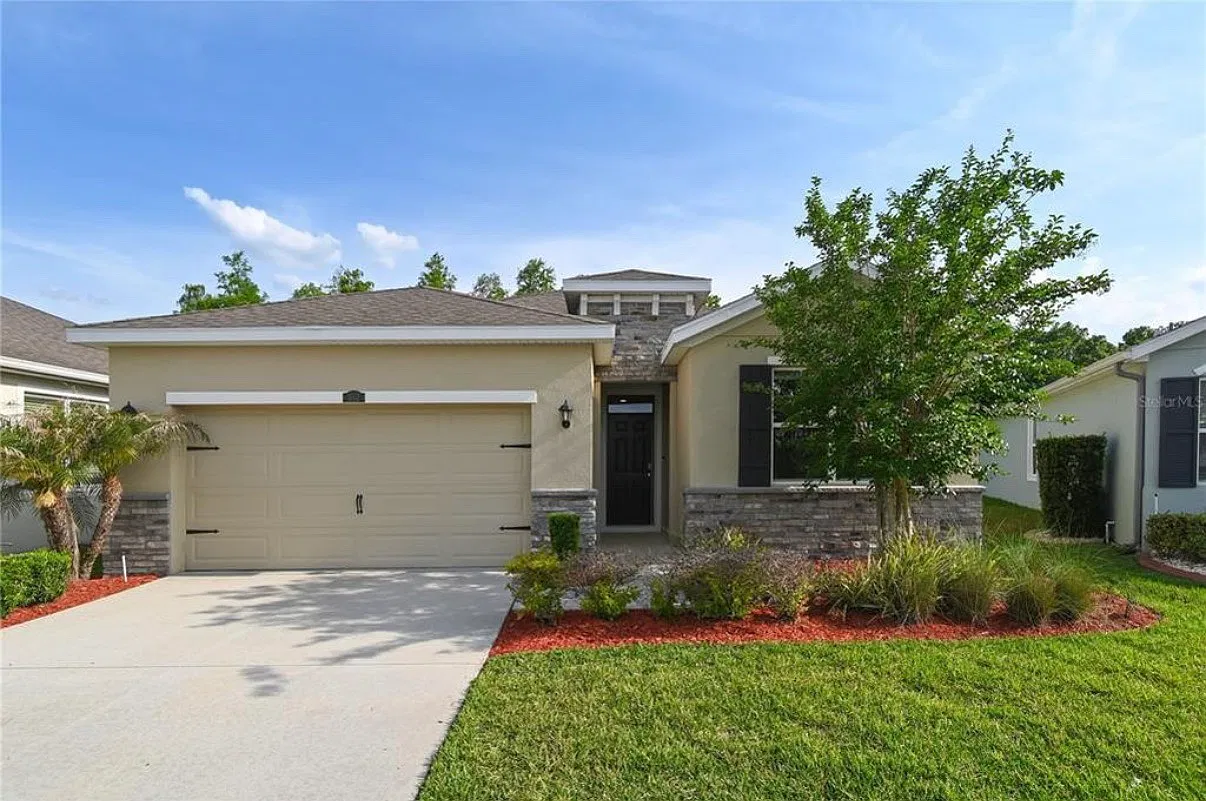4 bed, 2057 sqft, $2,495 — Photo 1