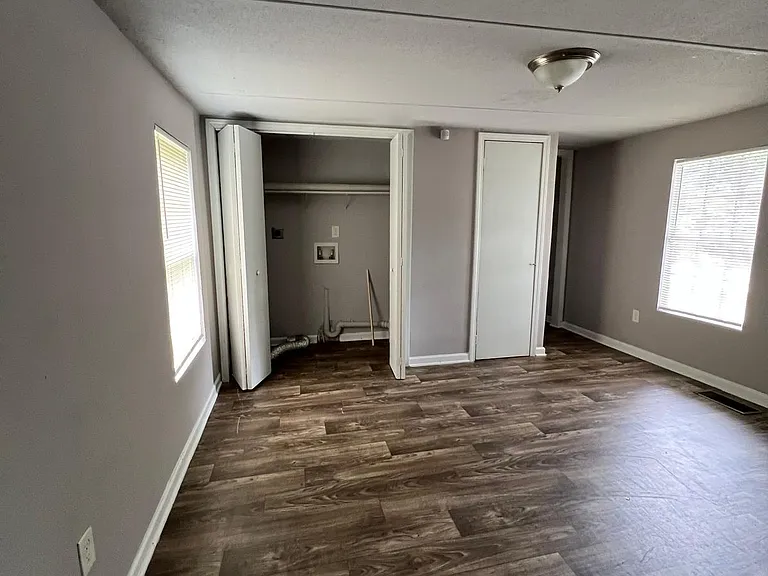 30 Winston Way — Photo 6