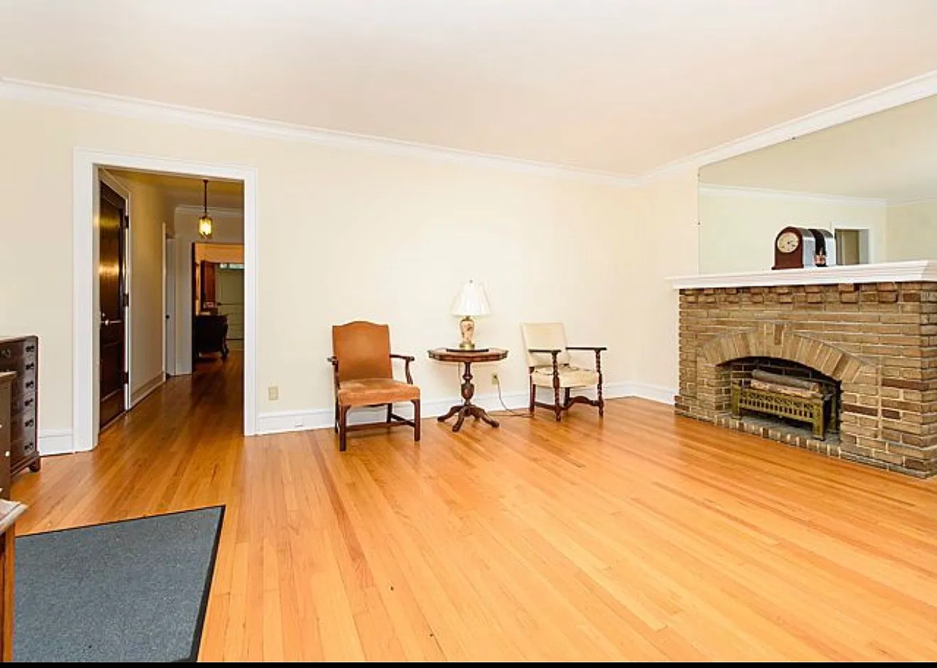 3 bed, 1400 sqft, $2,200 — Photo 2