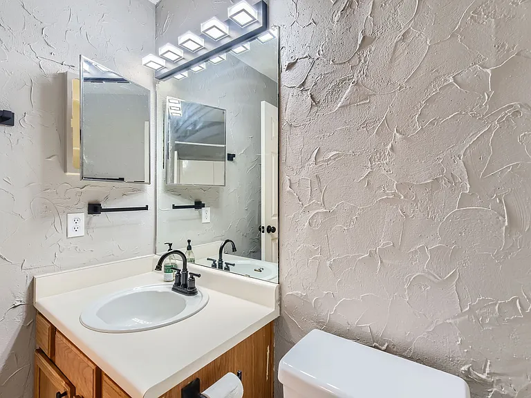 134 Bellair Dr — Photo 26