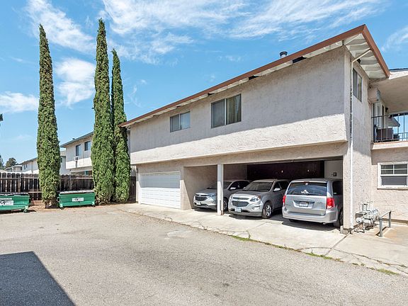 4th image of 3804 Moorpark Ave