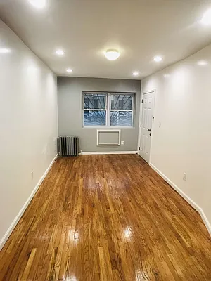 Rented by Reyes & Elsamad Real Estate Group | media 14