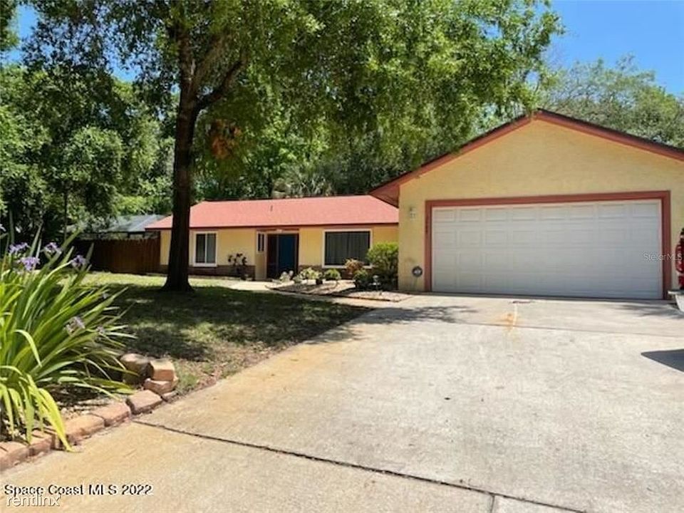 2nd image of 3905 Grovewood Ln