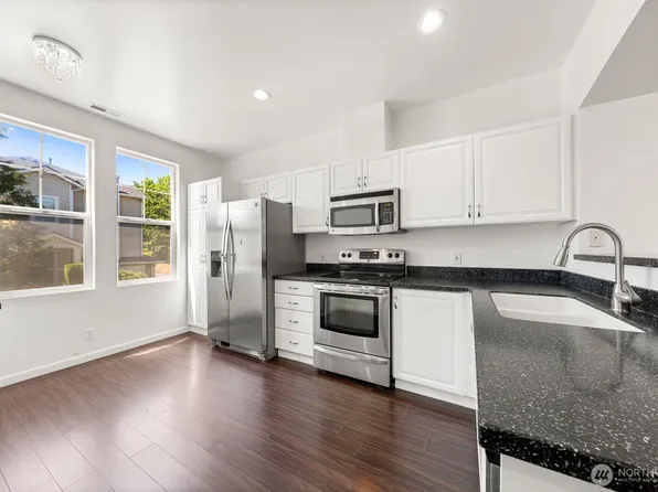 23218 62nd Avenue S #21-4, Kent, WA 98032