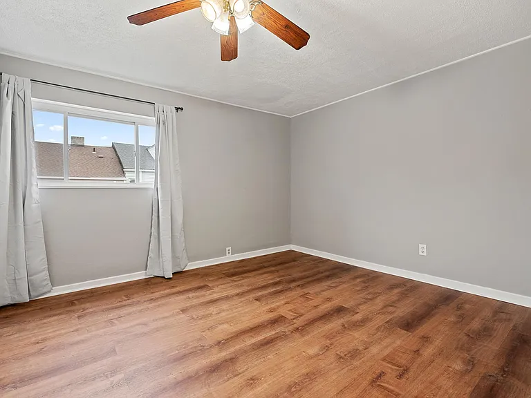1907 Fox Way — Photo 11