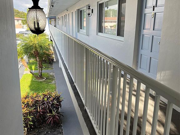 4th image of 4111 NE 21st Way #209