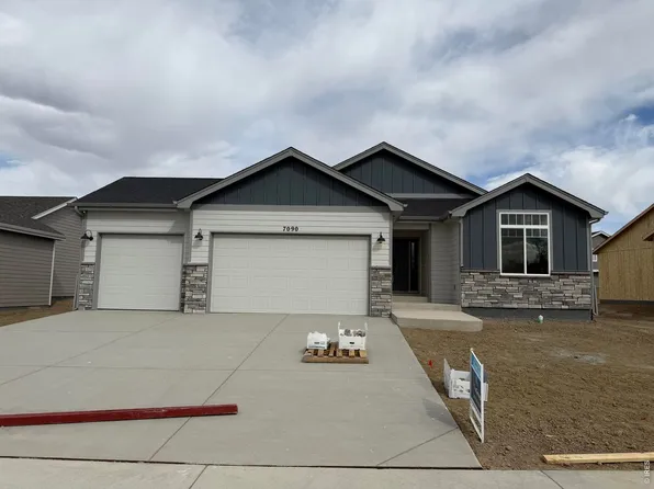 7090 Gateway Crossing St, Wellington, CO 80549