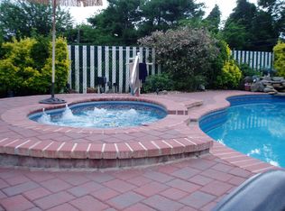 6 Sparton Ln, Commack, NY 11725