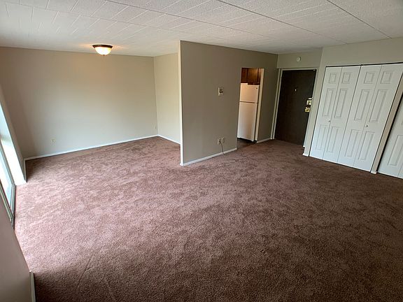 3rd image of 604 Shaw Ave APT 302