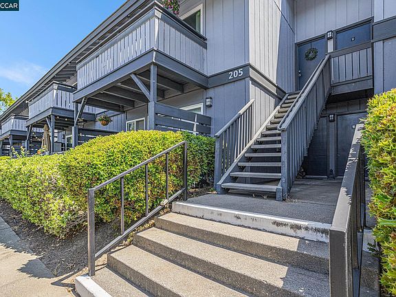2nd image of 205 Masters Ct APT 3
