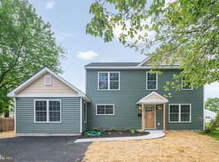 54 Red Cedar Dr, Levittown, PA 19055