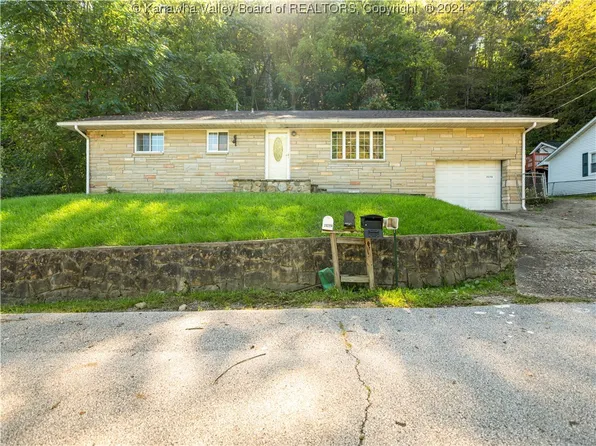 2029 Scraggs Dr #A, Charleston, WV 25387