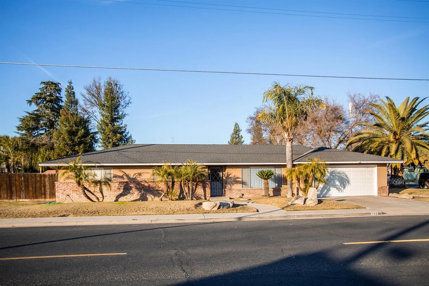 295 E North Way photo 1