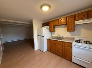 1 Arlington St #3, Amesbury, MA 01913