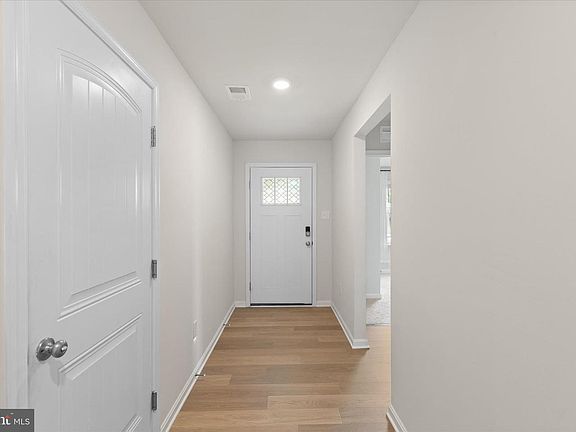 4th image of 31582 Fountain Rd