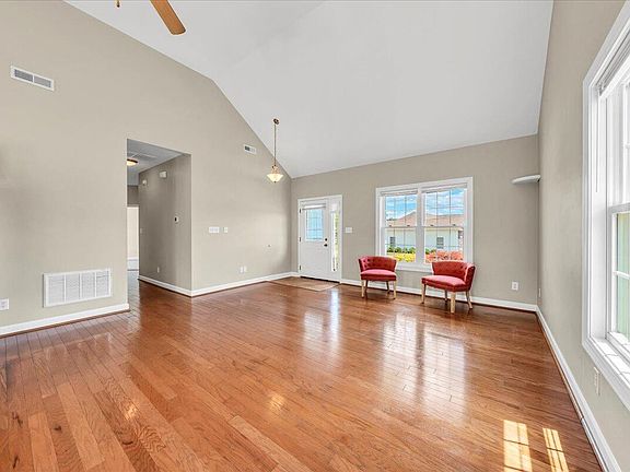 5th image of 1016 Barrow Hills Dr