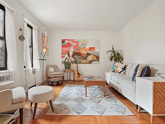 3rd image of 95 Park Ter E APT 2D