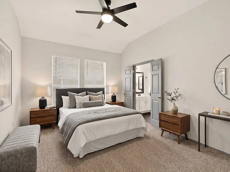 1409 Clear Creek Dr — Photo 3
