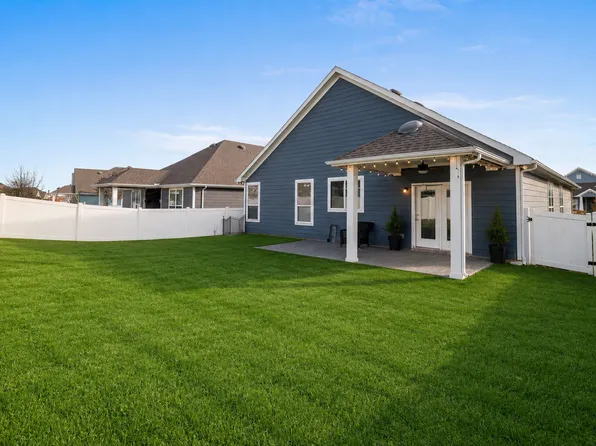 9141 Blackstone Dr, Aubrey, TX 76227