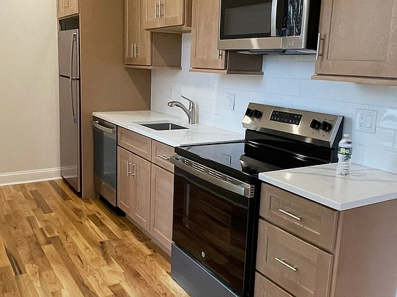 4th image of 142 New Haven Ave #2