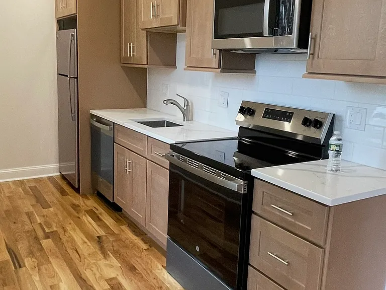 142 New Haven Ave #2 — Photo 4