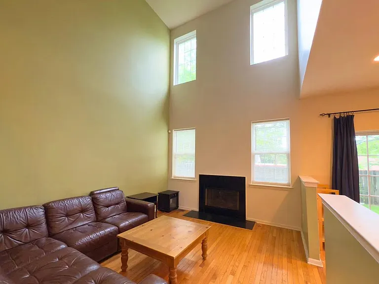315 Birch Ct — Photo 2