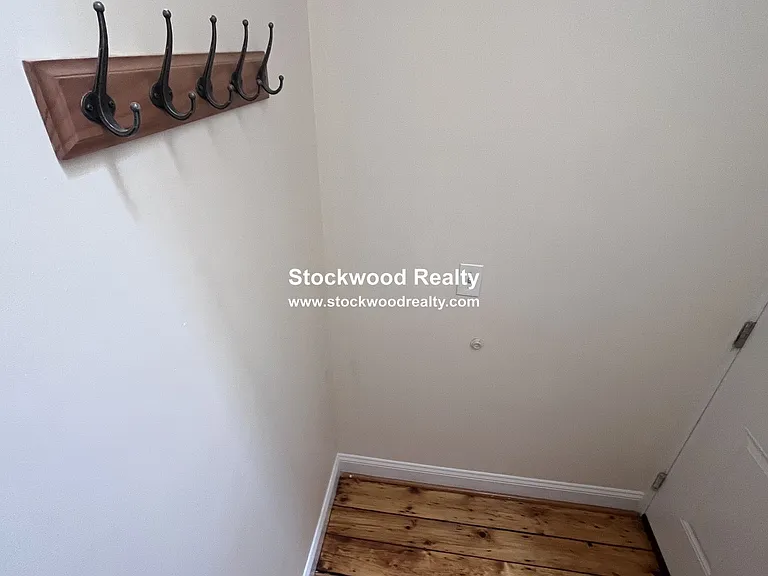 16 Gates St #3 — Photo 31