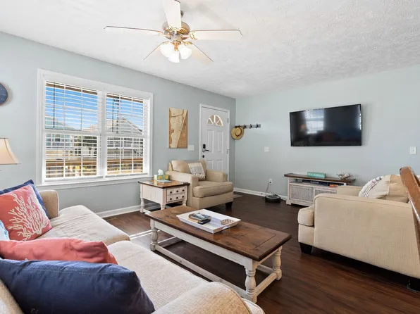 410 Greenville Ave, Carolina Beach, NC