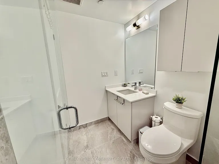 2075 Lakeshore Rd #703 — Photo 10