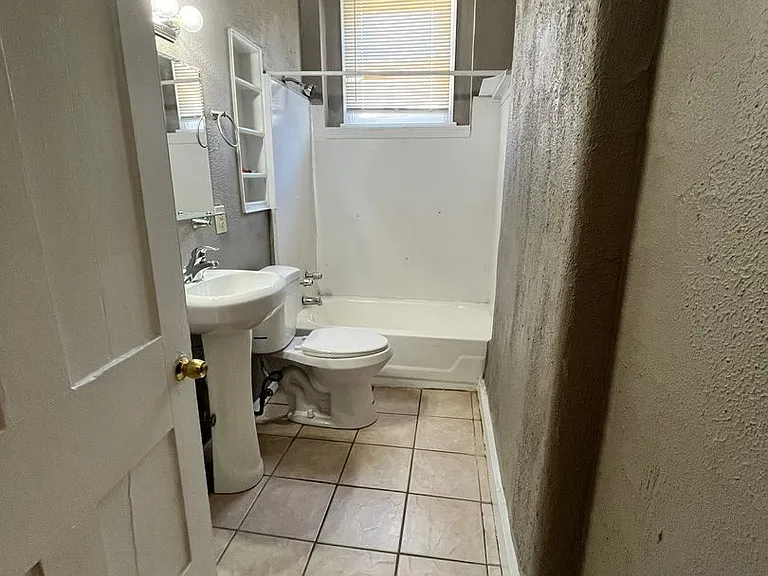 1124 S. 3rd St — Photo 28