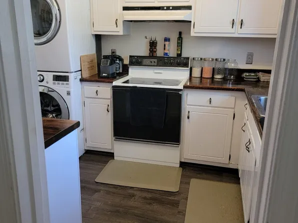 1044 Ramsgate Ct APT C, Sterling, VA 20164