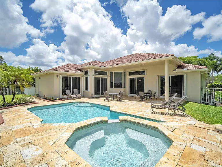 16310 Paddock Ln — Photo 15