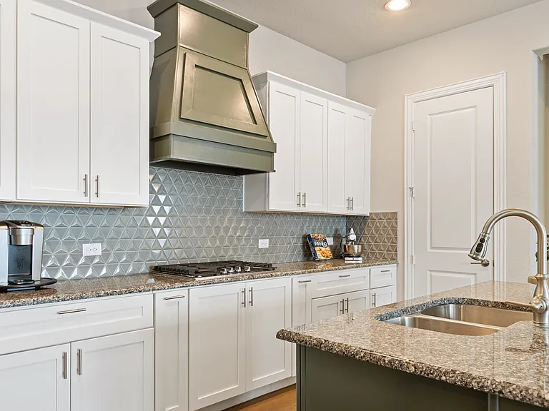 4129 Angelina Dr — Photo 11