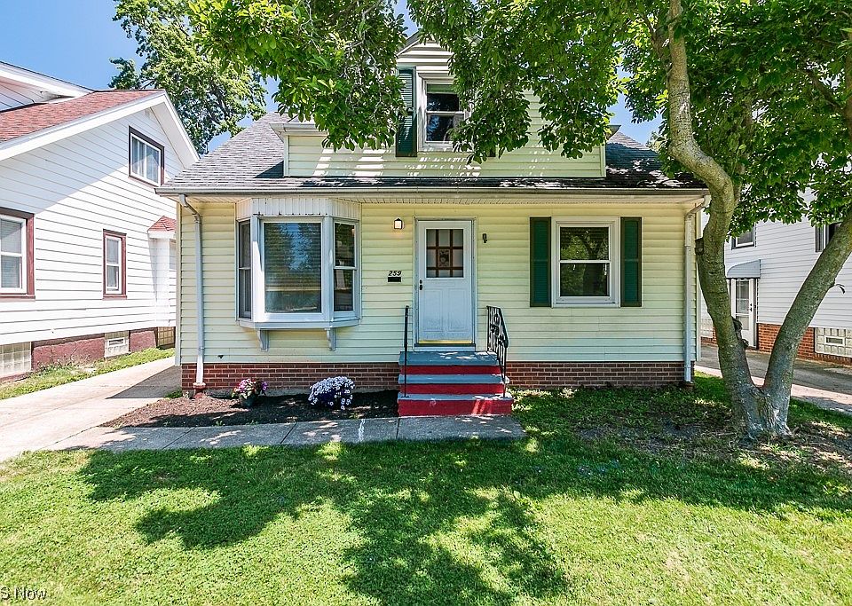 1st image of 259 E 214th St
